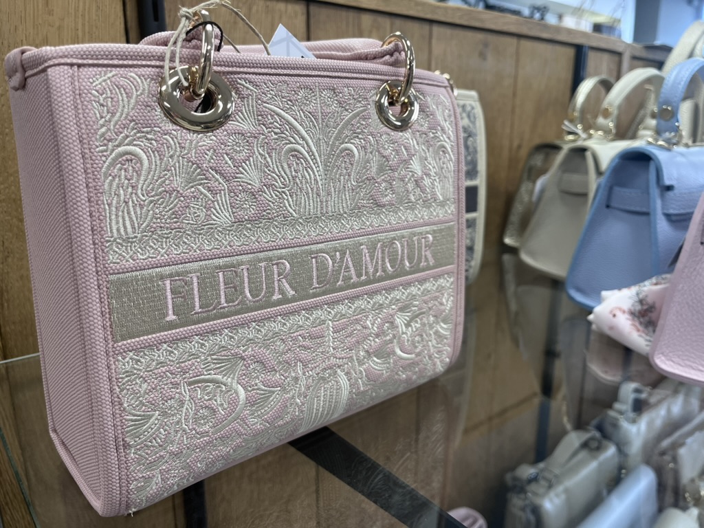 Holtkamp Tassen en Koffers winkel in Hengelo